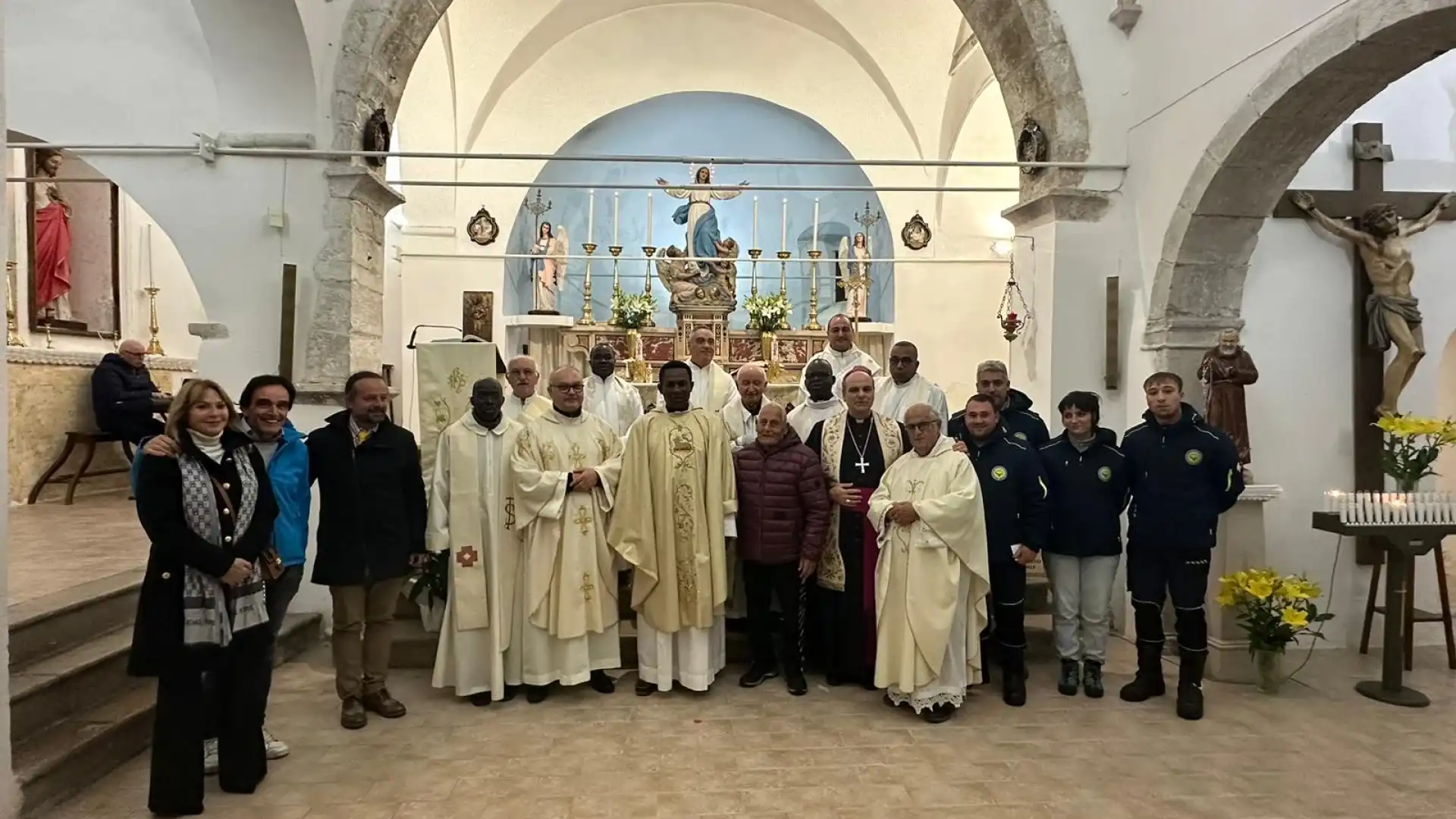 Scontrone: grande festa per il 25° anniversario dell’ordinazione sacerdotale di Don Ghislain Be.